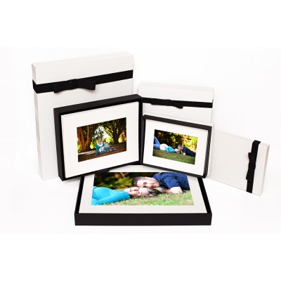 Budget Portrait Box 10x8'' (suits 7x5" images) holds 12 mounts